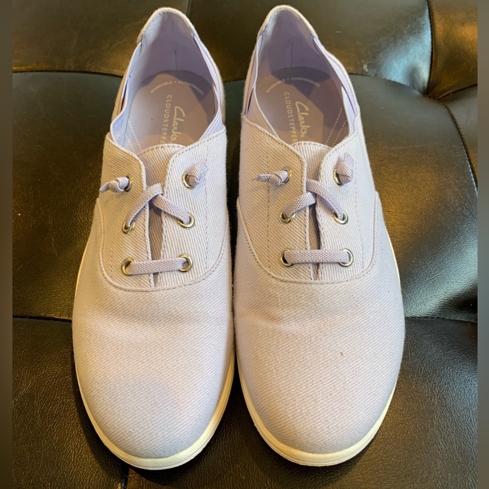 Clarks Cloudsteppers tennis shoes slip on size 9 1/2 lilac